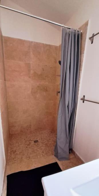 Nouveaute Studio Sur Les Hauteurs. Robion Extérieur photo